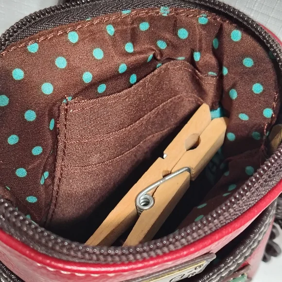 Chala Red Leather Crossbody Bag with Hummingbird Applique - Picture 5 of 9